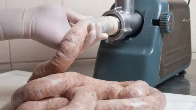 Набивание сосисок