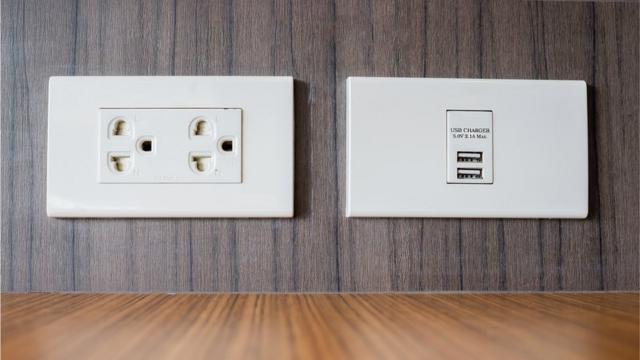 电源插座和USB充电接口