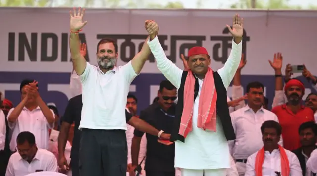 राहुल और अखिलेश 