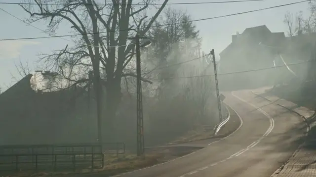 Suloszowa stretche along one 9 km long street wey dem dey call Olkuska-Krakowska.