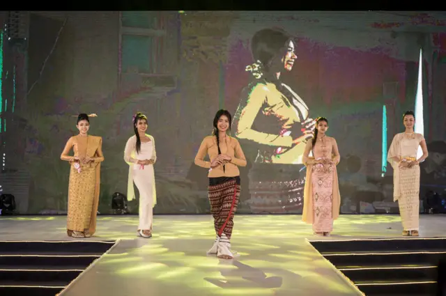 မျိုးဆက်သစ် ယဉ်တကိုယ်မယ်များ