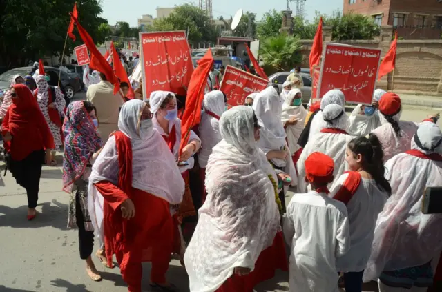 سیاسي ګوندونه له دې مسودې سره مخالفت څرګندوي.