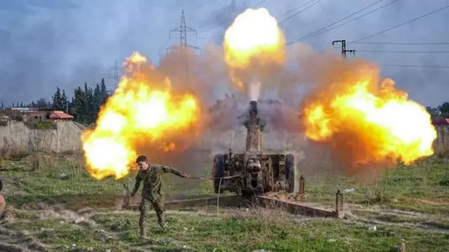 शुक्रवारी सीरियाच्या लताकियामध्ये माजी राष्ट्राध्यक्ष बशर अल-असद यांचे समर्थक आणि सरकारी लष्कर यांच्यात हिंसक संघर्ष झाला.