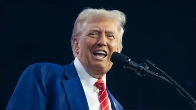 Madaxweynaha la doortay ee Maraykanka Donald Trump ayaa ku hanjabay in uu la wareegi doono gacan ku haynta marinka Panama.