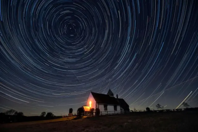 પ્રતીકાત્મક તસવીર