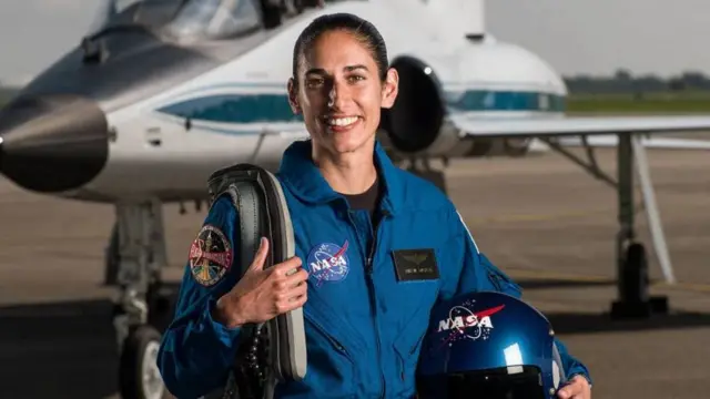 یاسمین مقبلي