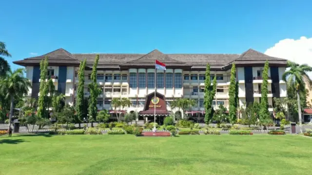 Gedung Rektorat Universitas Mataram.