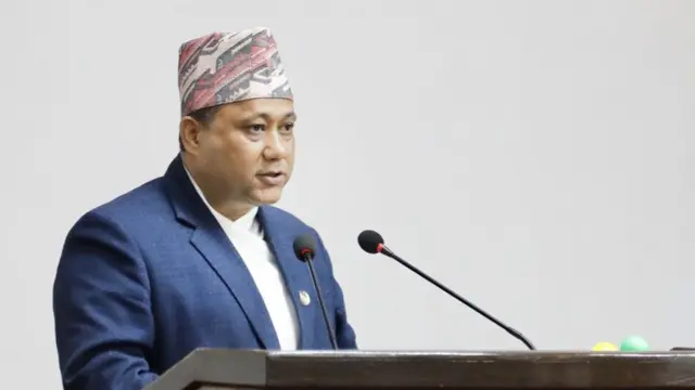 परराष्ट्रमन्त्री शिशिर खनाल राष्ट्रिय सभा बैठकमा बोल्दै