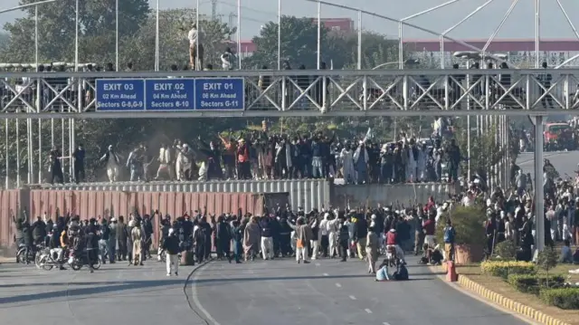 ਮੁਜ਼ਾਹਰਾ ਤੇ ਪੁਲਿਸ ਕਾਰਵਾਈ