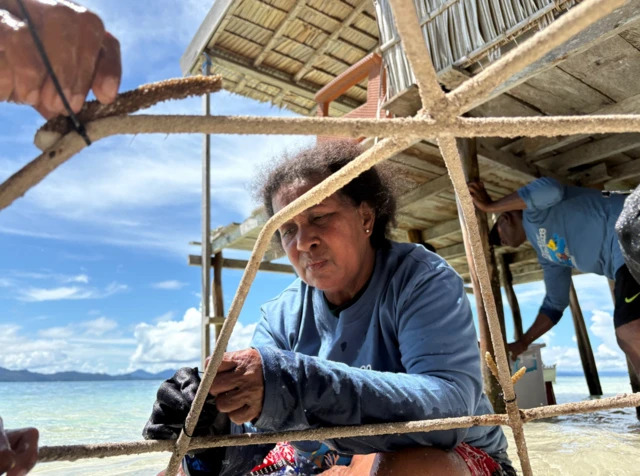 raja ampat, caledonian sky, terumbu karang, perempuan, Yenbuba