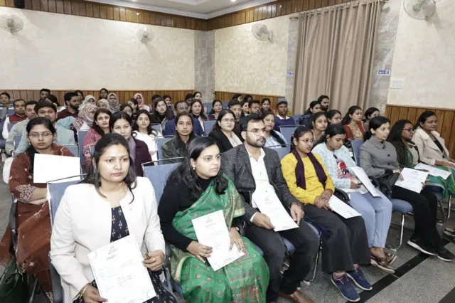 নিয়োগপত্র বিতরণ অনুষ্ঠানের ছবি