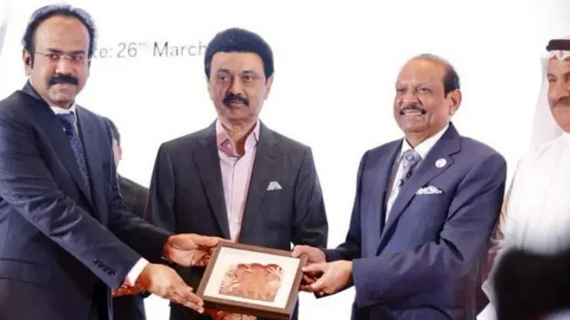 துபாய் பயணம்