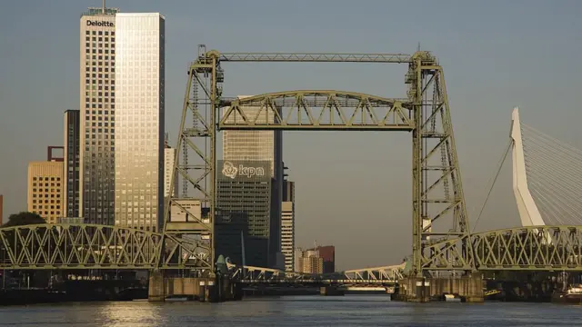 Puente De Hef en Róterdam.