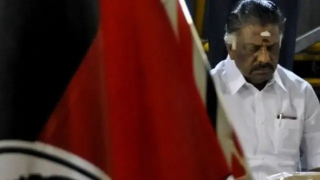 பன்னீர்செல்வம்