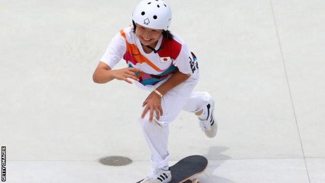 東京五輪】 13歳の西矢、スケボー女子ストリートで金 中山も銅 - BBC