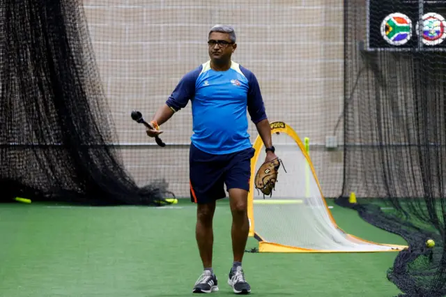 मोन्टी देसाइ