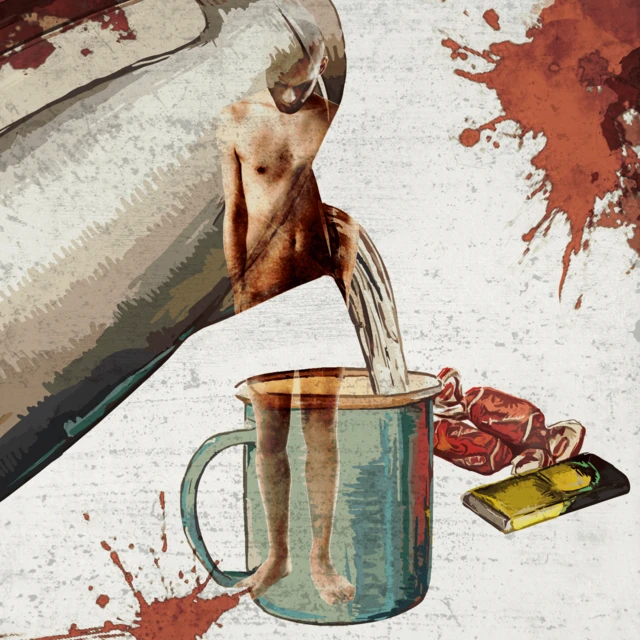 Иллюстрация-коллаж: синяя кружка, в которую из чайника льется вода, рядом конфеты и шоколад “Аленка”, а вокруг — пятна крови