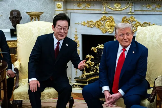 Ли и Трамп в Овальном кабинете