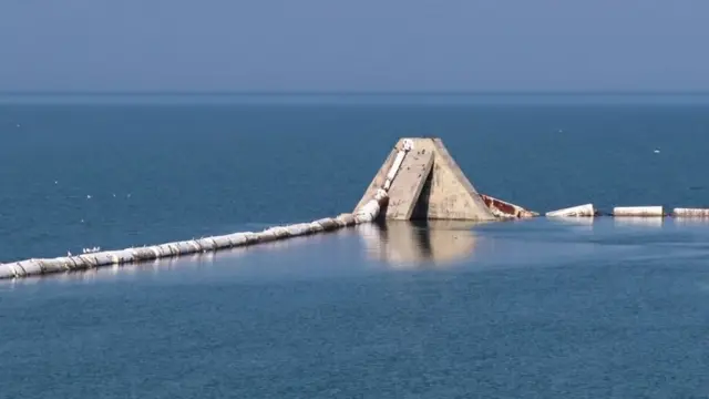 اختطاف وقتل العقيد ياسر الجوراني تم في محيط هذه المنطقة، ويفرض مسلحو ما يعرف بتنظيم الدولة الإسلامية أوقاتا معينة للصيد، وفي المحيط أسس التنظيم معسكر عائشة.