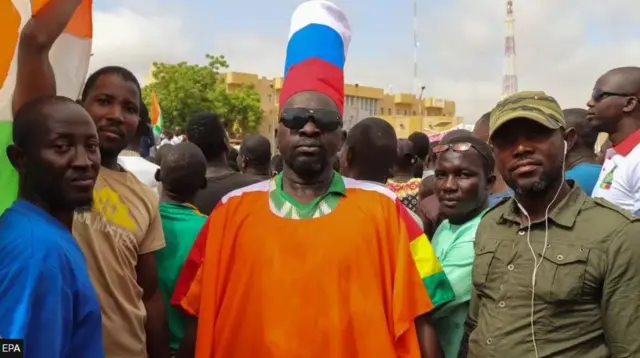 Aworan awọn eeyan to n wọ asia Russia