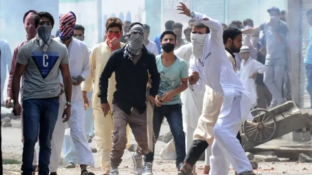 श्रीनगर में प्रदर्शन का फाइल फोटो