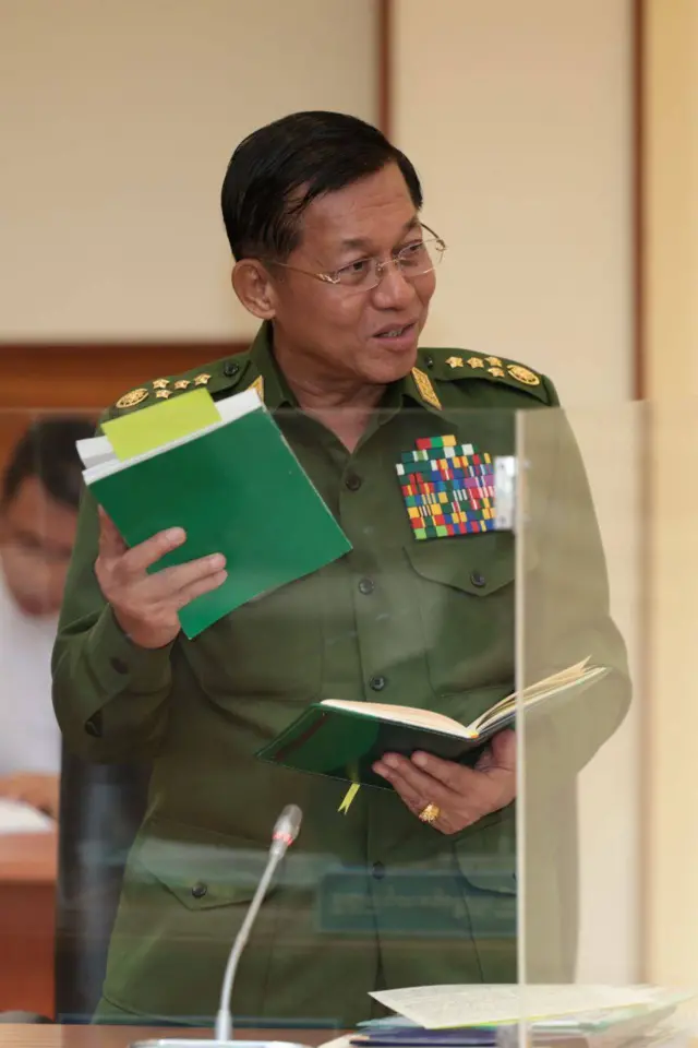 ဗိုလ်ချုပ်မှူးကြီး မင်းအောင်လှိုင်