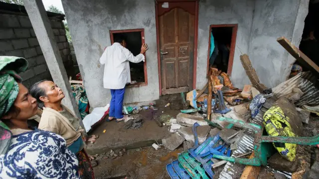 Bali, longsor, bencana alam