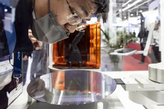 ቻይና 7 ኣብታ ሃገር ዝርከቡ መዓድናት ናብ ኣመሪካ ሰደድ ከይግበር ደረት ኣንቢራ ኣላ