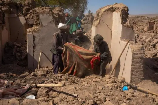 روند کمک رسانی بسیار کند خوانده شده