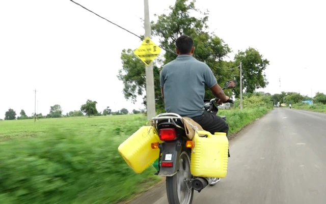 पाण्यामुळे बिघडलं लोकांचं आर्थिक गणित