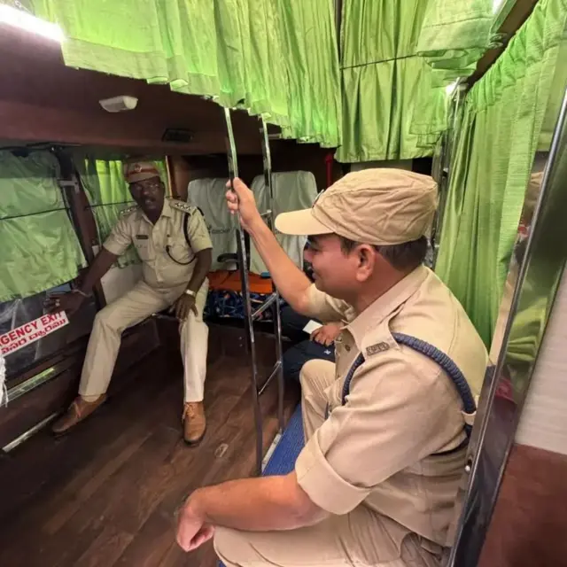 மோட்டார் வாகன விதி, தனியார் பேருந்துகள் 