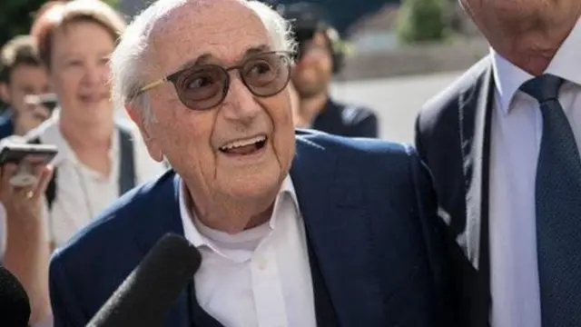 Sepp Blatter alijiunga na Fifa kama mkurugenzi wa ufundi kwa mara ya kwanza mwaka 1975 na alichaguliwa kuwa rais mwaka 1998.