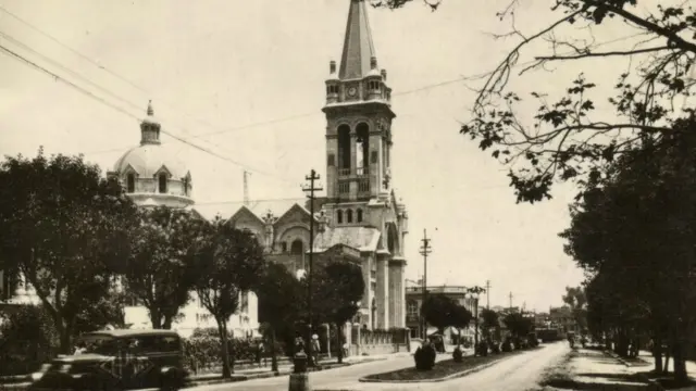 Templo de la Sagrada Familia en la Calle Orizaba de Ciudad de México a principios del siglo pasado.