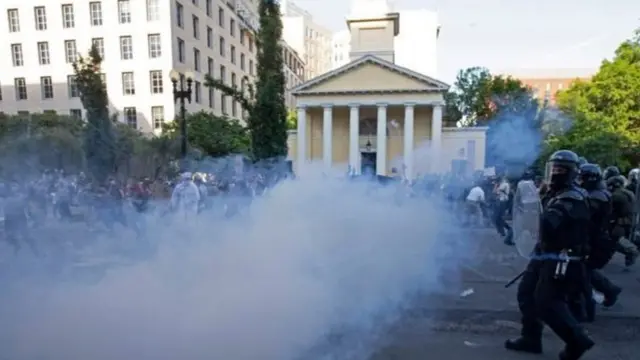 ट्रंप का विरोध प्रदर्शन