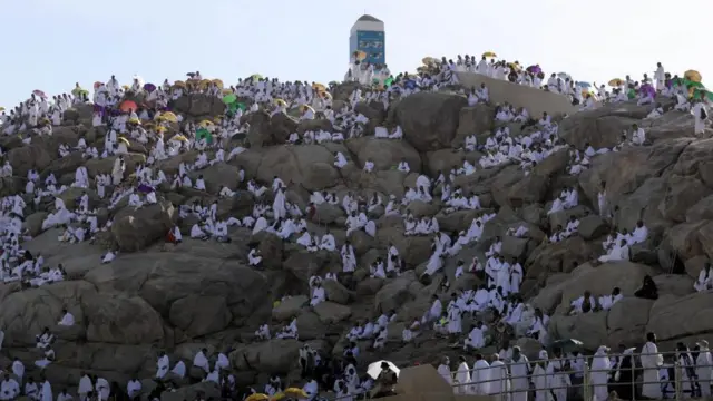  የእስልምና ተከታዮች በሳዑዲ አረቢያ፣መካ፣በጃባል አራፋት ተራራ የዘንድሮውን የሐጂ ሥርዓት ሲያካሂዱ