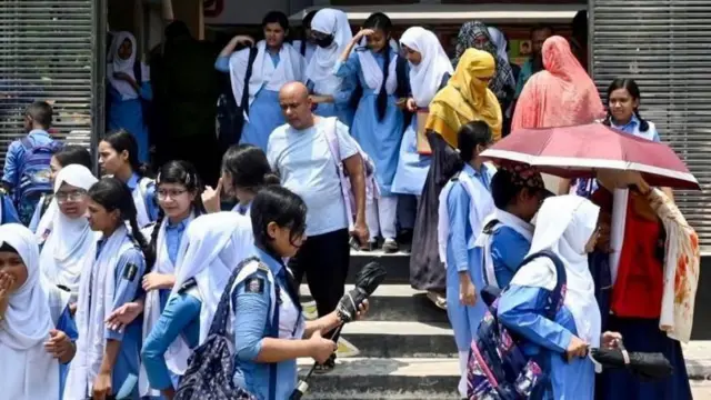 শিক্ষার্থীরা আরও কোচিং নির্ভর হয়ে উঠতে পারে বলে মনে করেন বিশেষজ্ঞরা