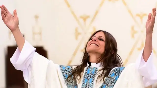 Anne Tropeano yahawe ubupadiri i Albuquerque, New Mexico, muri Amerika