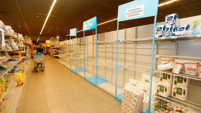 Пусті полиці