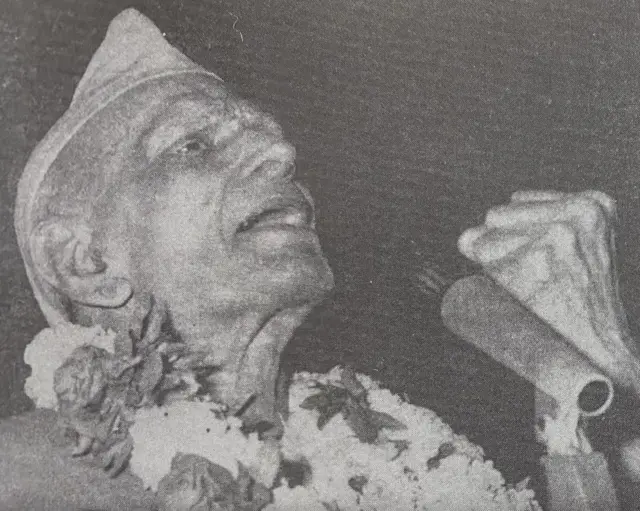 ઇન્દુલાલ યાજ્ઞિકઃ તેમની વિખ્યાત ‘ભુક્કા બોલાવી દેવાની’ મુદ્રામાં