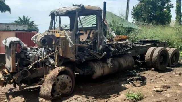 Ụgbọala 'tanker' ndị ekperima gbara ọkụ n'Enugwu