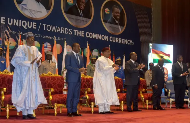 Présidents du Nigeria, du Ghana, de la Côte d'Ivoire, du Togo et du Niger lors d'un sommet de la Cedeao en 2017.