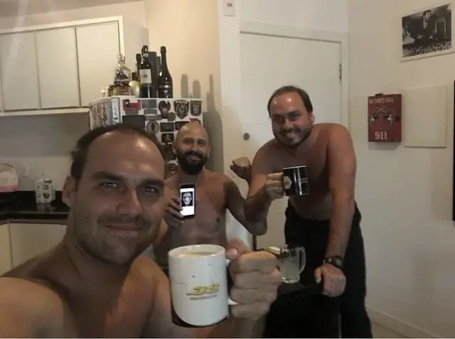 Carlos Bolsonaro, Eduardo Bolsonaro, Tony Eduardo