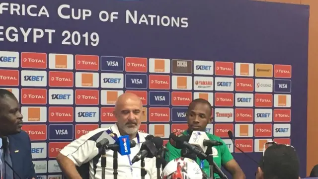 Madagascar coach Nicolas Dupis and player Ibrahim Amada