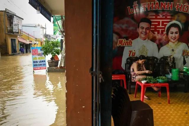 Việt Nam là nước chịu ảnh hưởng nặng nề bởi biến đổi khí hậu - và điện than được coi là một trong các nguyên nhân chính góp phần gây ra biến đổi khí hậhậ
