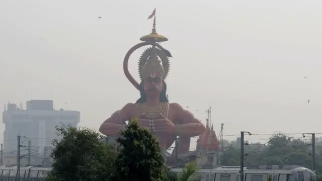 करोल बाग की हनुमान मूर्ति