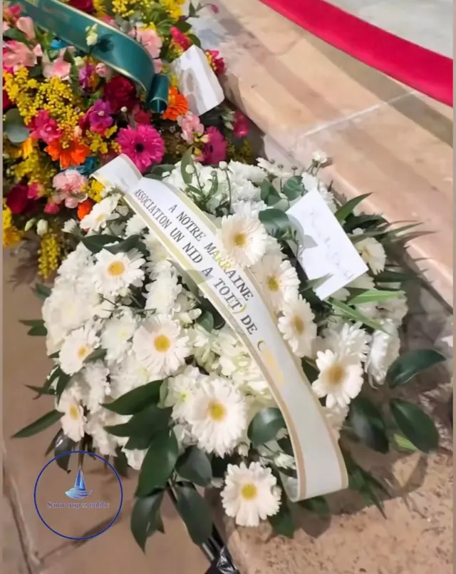 Венки с прощальными надписями