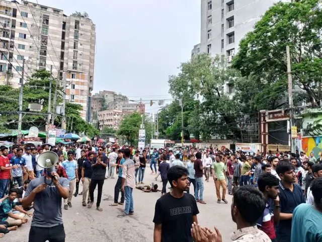 Students of Jagannath University are protesting against quota