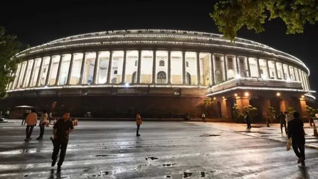 இந்திய குடியரசுத்துணை தலைவர் எவ்வாறு தேர்ந்தெடுக்கப்படுகிறார்?