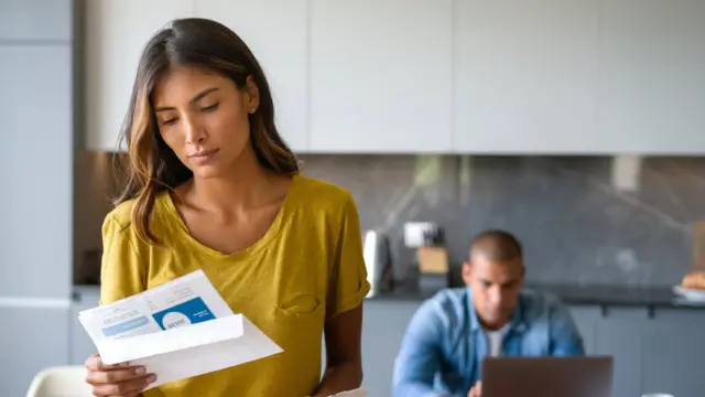 Pareja en departamento