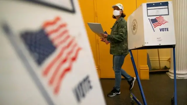 Voting booth, New York City, 22 June 2021